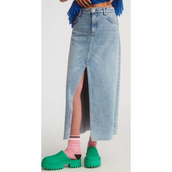 Pilcro The Madi Front-Slit Denim Maxi Skirt Light Wash Blue Women Size 8 US